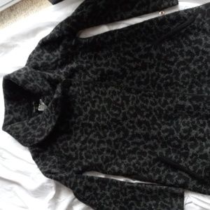 Adrienne Vittadini Sweater/Coat S Black/Gray Pockets Collared Long Sleeves 23"L